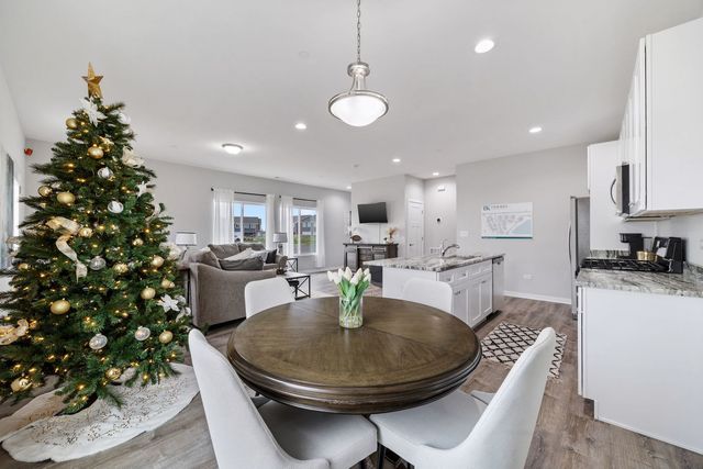 1240 Gillespie Lane, Yorkville, IL 60560