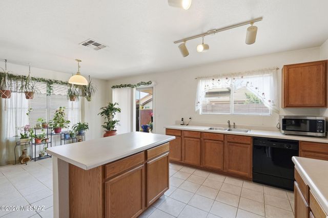 3927 W Rock Basin Lane, Tucson, AZ 85745