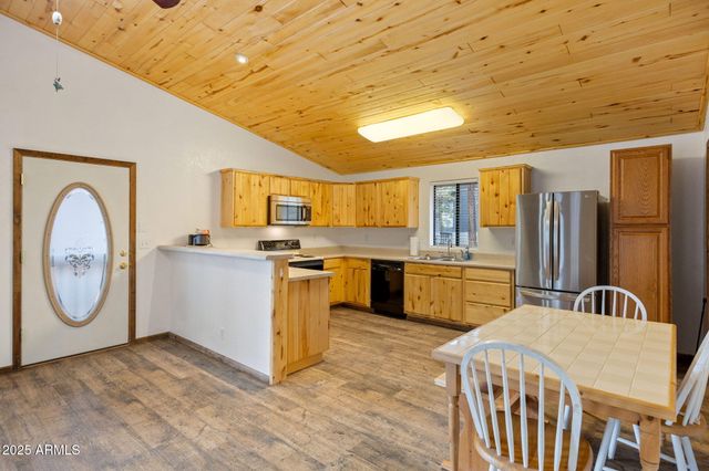 2882 VERDE Road, Overgaard, AZ 85933