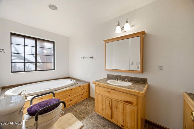 2882 VERDE Road, Overgaard, AZ 85933