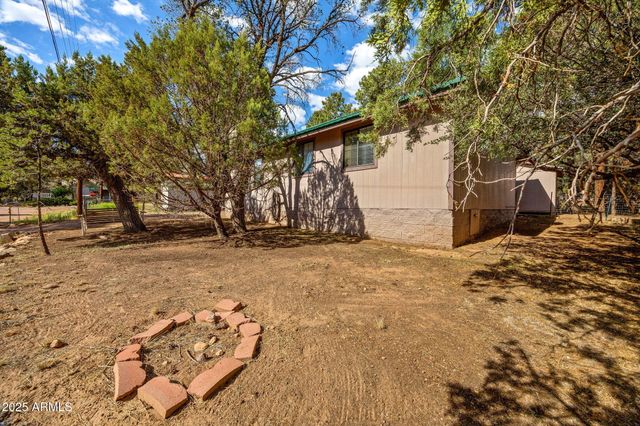 2882 VERDE Road, Overgaard, AZ 85933