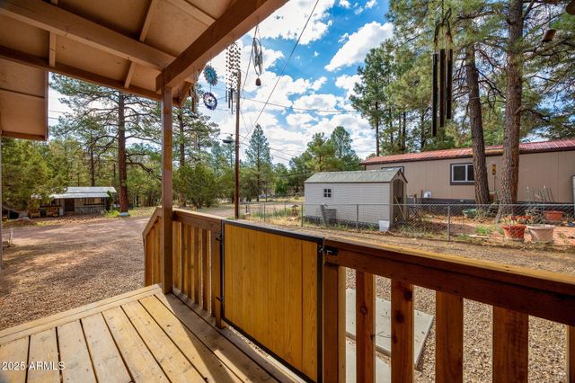 2882 VERDE Road, Overgaard, AZ 85933