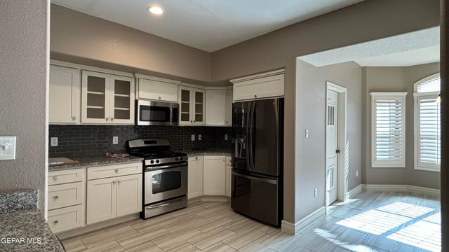 14193 HONEY POINT Drive, El Paso, TX 79938