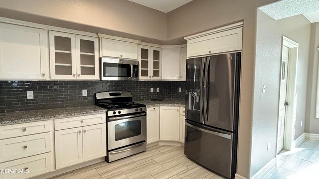 14193 HONEY POINT Drive, El Paso, TX 79938