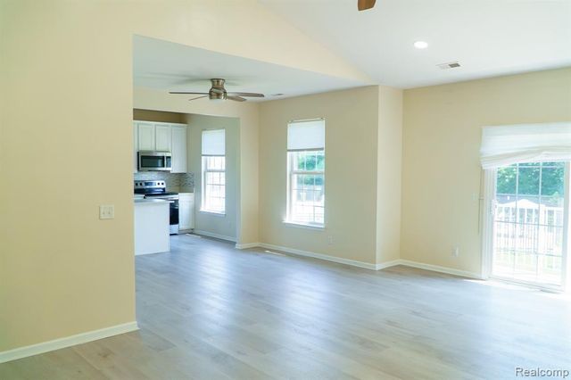 1803 Pinecroft Drive, Canton, MI 48188