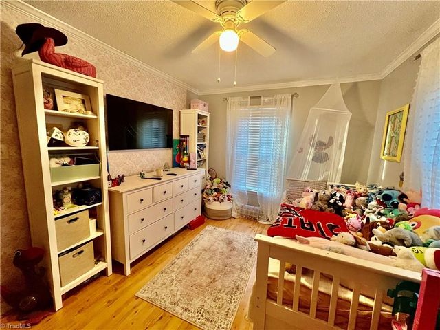 5236 Hicone Road, Mcleansville, NC 27301