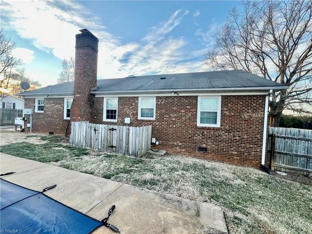 5236 Hicone Road, Mcleansville, NC 27301