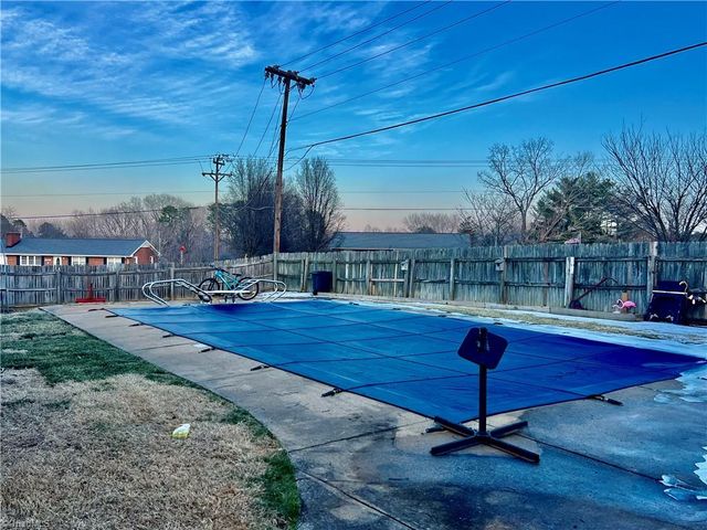 5236 Hicone Road, Mcleansville, NC 27301