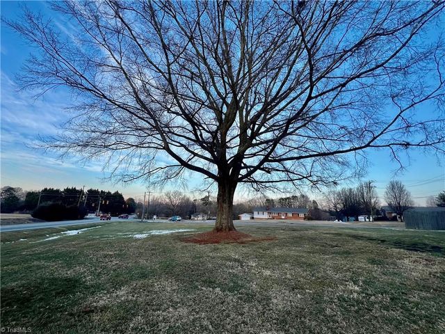 5236 Hicone Road, Mcleansville, NC 27301