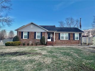 5236 Hicone Road, Mcleansville, NC 27301