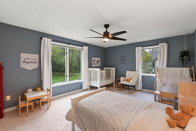 10946 N Sherwood DRIVE, Mequon, WI 53092