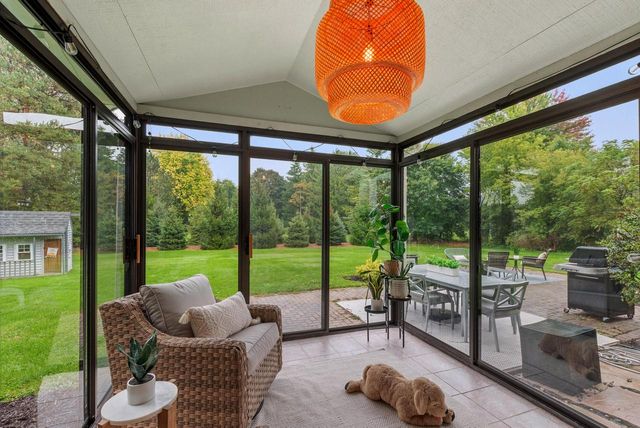 10946 N Sherwood DRIVE, Mequon, WI 53092