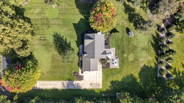 10946 N Sherwood DRIVE, Mequon, WI 53092