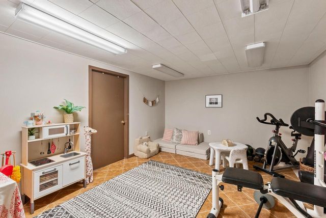 10946 N Sherwood DRIVE, Mequon, WI 53092