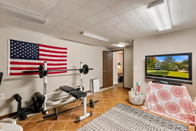 10946 N Sherwood DRIVE, Mequon, WI 53092