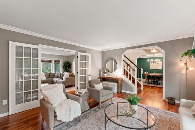 10946 N Sherwood DRIVE, Mequon, WI 53092