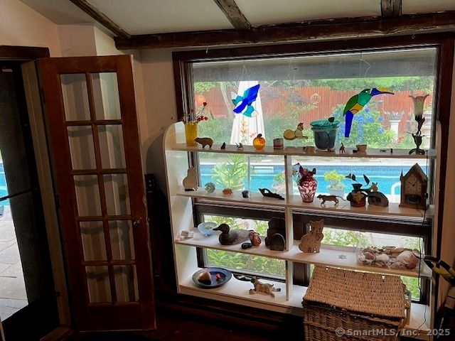 8 Dillon Road, Woodbridge, CT 06525