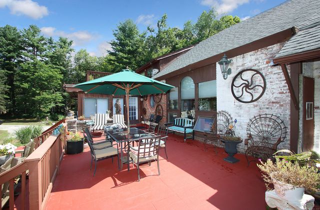 8 Dillon Road, Woodbridge, CT 06525