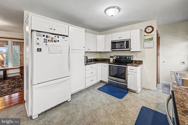 23 E WILLOW TERRACE DR, Mechanicsburg, PA 17050