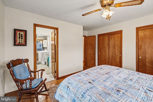 23 E WILLOW TERRACE DR, Mechanicsburg, PA 17050