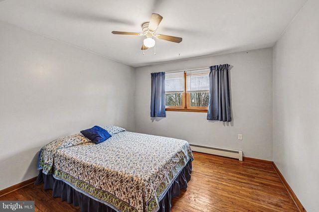 23 E WILLOW TERRACE DR, Mechanicsburg, PA 17050