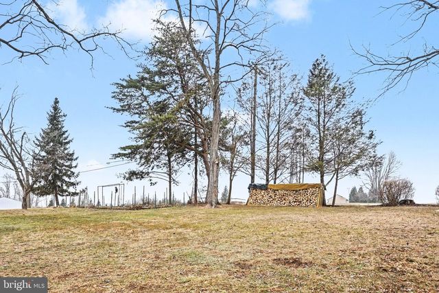 23 E WILLOW TERRACE DR, Mechanicsburg, PA 17050