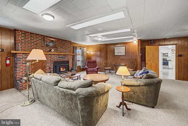 23 E WILLOW TERRACE DR, Mechanicsburg, PA 17050