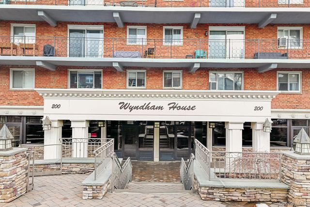 200 Atlantic Avenue 417, Lynbrook, NY 11563