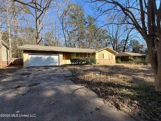 1946 Catalina Drive, Jackson, MS 39204