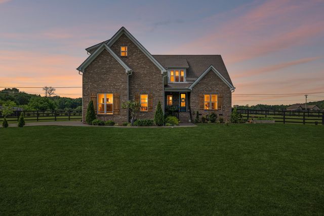 11769 Milton St, Milton, TN 37118