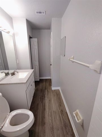 9467 LYNN LANE B, Seminole, FL 33777