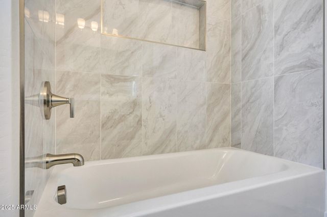 17030 W Whispering Rock Trail, Surprise, AZ 85387