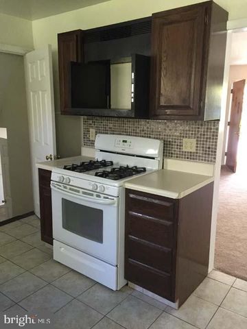 1036 WAGONER DR, Wilmington, DE 19805