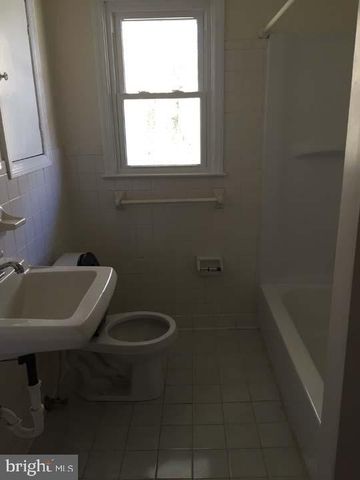 1036 WAGONER DR, Wilmington, DE 19805