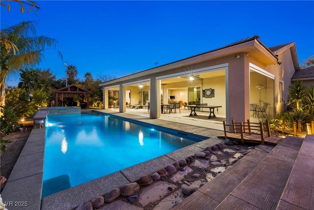 8396 Sweetwater Creek Way, Las Vegas, NV 89113