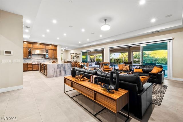 8396 Sweetwater Creek Way, Las Vegas, NV 89113