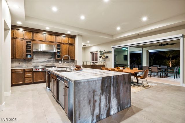 8396 Sweetwater Creek Way, Las Vegas, NV 89113