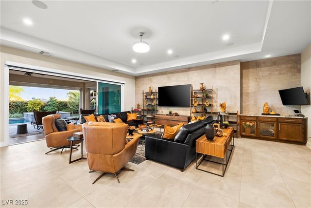 8396 Sweetwater Creek Way, Las Vegas, NV 89113