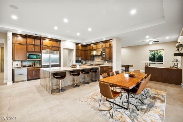 8396 Sweetwater Creek Way, Las Vegas, NV 89113