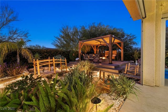 8396 Sweetwater Creek Way, Las Vegas, NV 89113