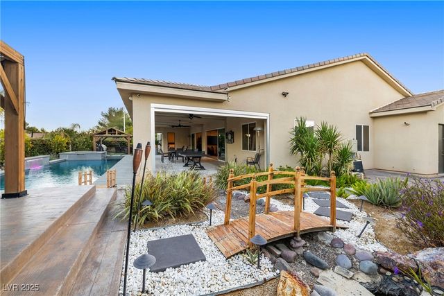 8396 Sweetwater Creek Way, Las Vegas, NV 89113