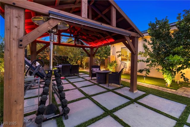 8396 Sweetwater Creek Way, Las Vegas, NV 89113