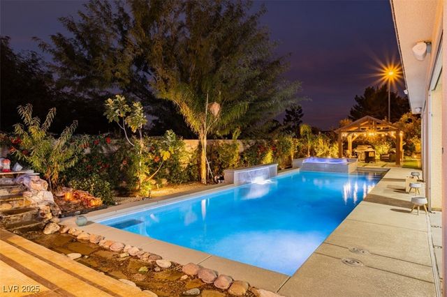 8396 Sweetwater Creek Way, Las Vegas, NV 89113