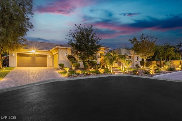 8396 Sweetwater Creek Way, Las Vegas, NV 89113