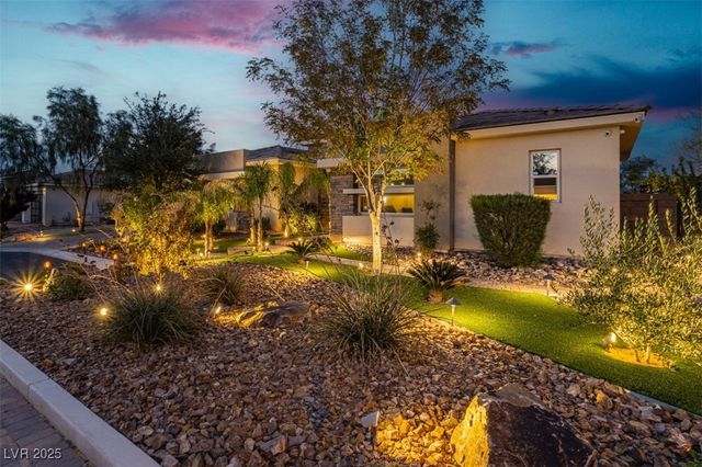 8396 Sweetwater Creek Way, Las Vegas, NV 89113