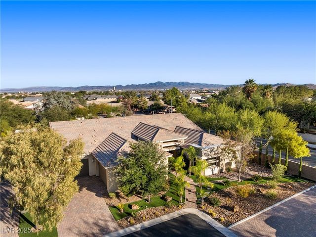 8396 Sweetwater Creek Way, Las Vegas, NV 89113