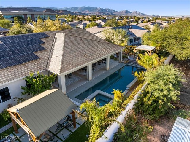 8396 Sweetwater Creek Way, Las Vegas, NV 89113