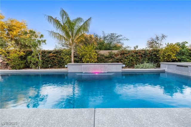 8396 Sweetwater Creek Way, Las Vegas, NV 89113