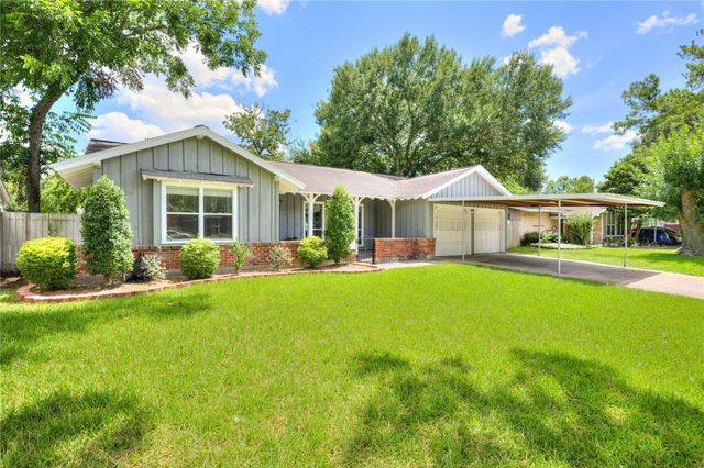 6817 Roos Road, Houston, TX 77074