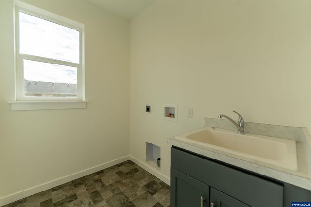 801 Quail Glenn Dr, Philomath, OR 97370